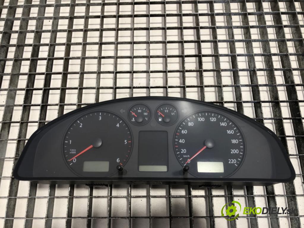 VW TRANSPORTER T5 Autobus 2005 63 kW 1.9 TDI 1896 Prístrojovka  (Prístrojová doska)