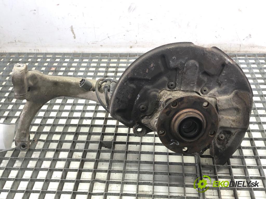 AUDI A4 B6 Kombi 2003 120 kW 2.5 TDI 2496 náboj pravý přední část 