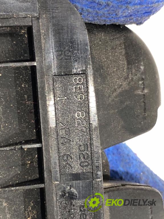 AUDI A4 B6 Kombi 2003 120 kW 2.5 TDI 2496 zámok dveří zadní část 8E9827520