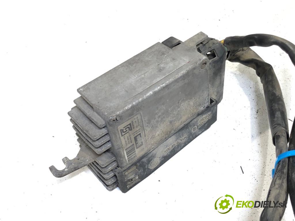 AUDI A4 B6 Kombi 2003 120 kW 2.5 TDI 2496 Ventilátor klimatizácie 869204E (Ventilátor chladiča klimatizácie)
