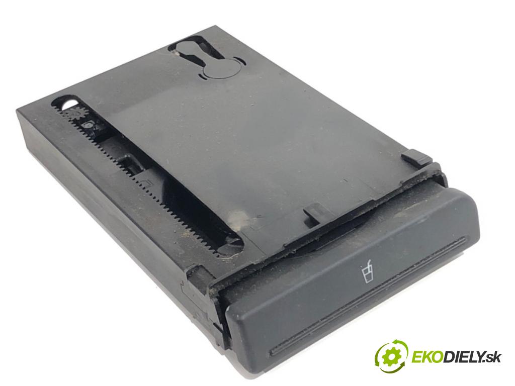 AUDI A4 B6 Kombi 2003 120 kW 2.5 TDI 2496 Držiak na nápoje 8E1862534H (Držiak (úchyt) na nápoje)