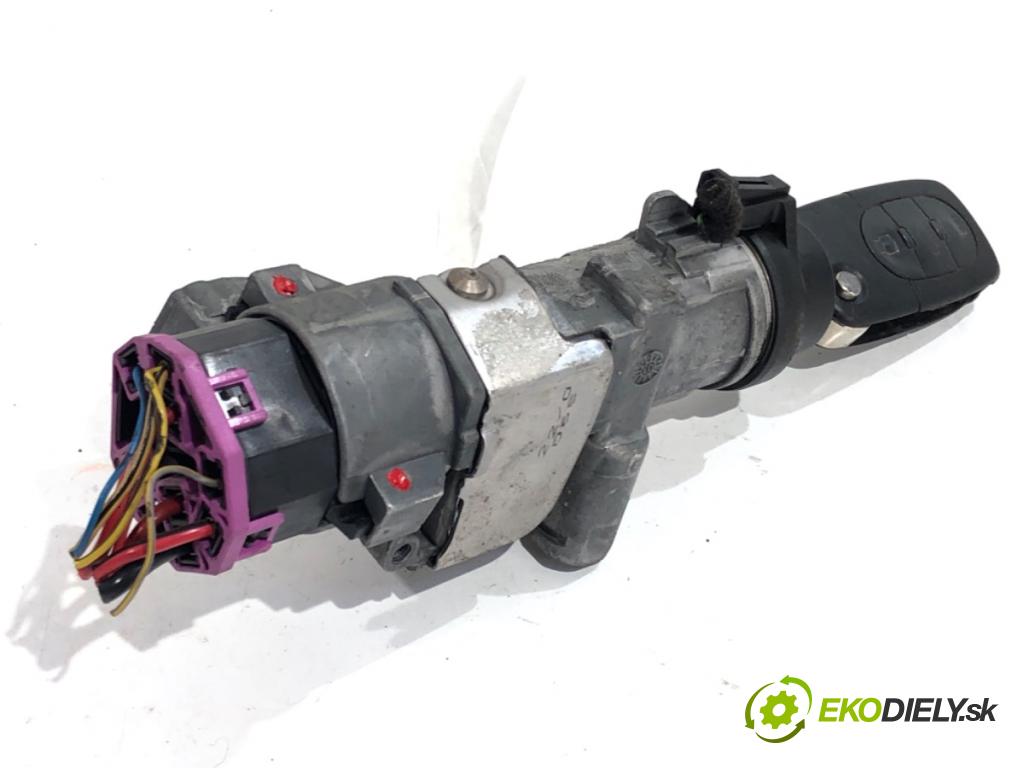 AUDI A4 B6 Kombi 2003 120 kW 2.5 TDI 2496 spinačka 4B0905851F (Spínacia skrinka)