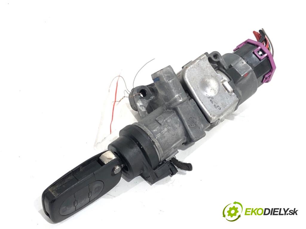 AUDI A4 B6 Kombi 2003 120 kW 2.5 TDI 2496 spinačka 4B0905851F (Spínacia skrinka)