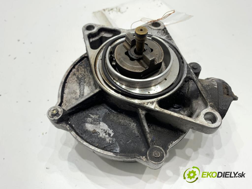 AUDI A4 B6 Kombi 2003 120 kW 2.5 TDI 2496 pumpa vakuová 057145100C
