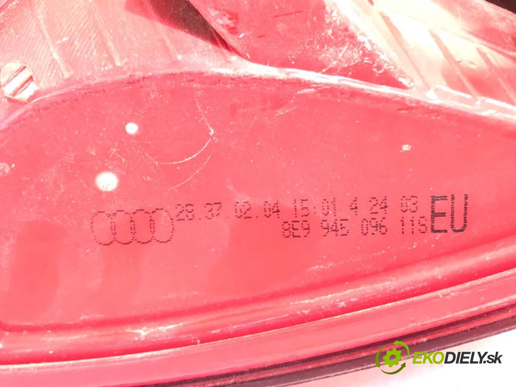 AUDI A4 B6 Kombi 2003 120 kW 2.5 TDI 2496 světlo pravý zadní část 8E9945096