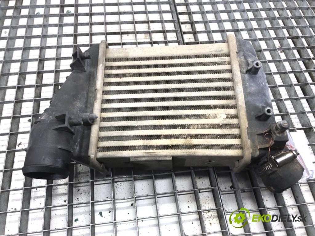 AUDI A4 B6 Kombi 2003 120 kW 2.5 TDI 2496 intercooler 8E0145806C (Intercooler (chladič nasávaného vzduchu))