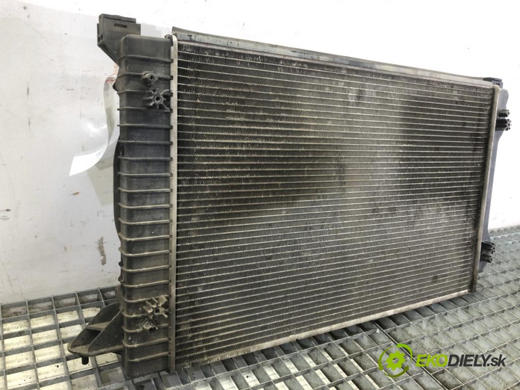 AUDI A4 B6 Kombi 2003 120 kW 2.5 TDI 2496 chladič vody  (Vodní chladič)