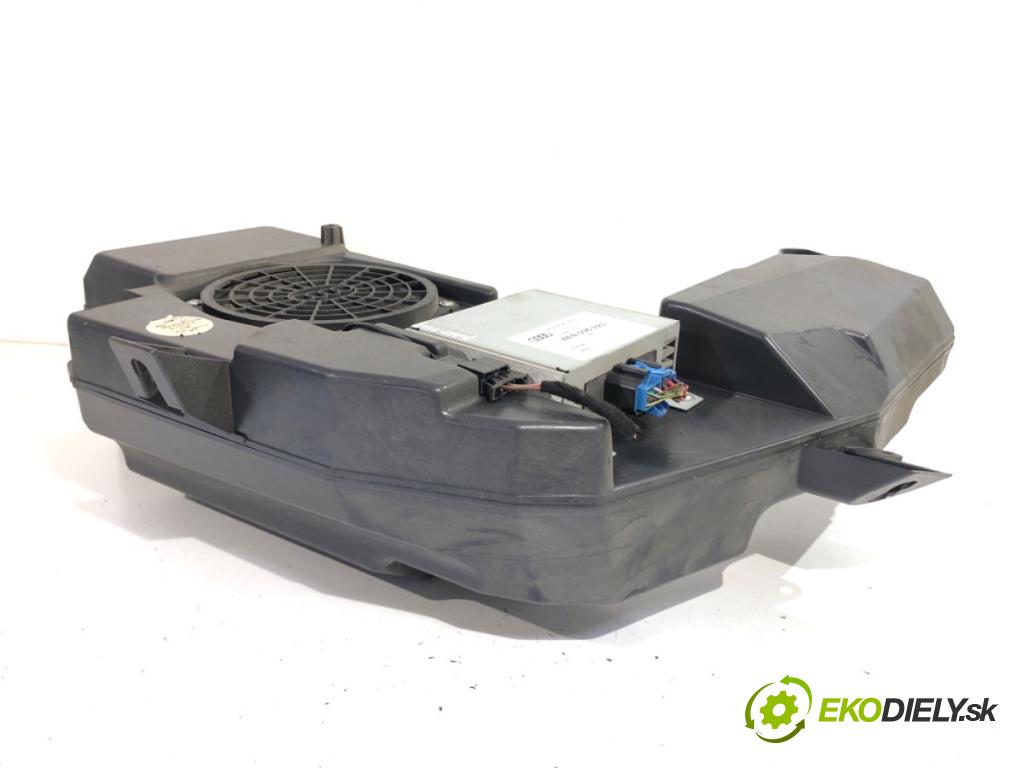 AUDI A4 B6 Kombi 2003 120 kW 2.5 TDI 2496 subwoofer 8E903538203S (Audio zariadenie)