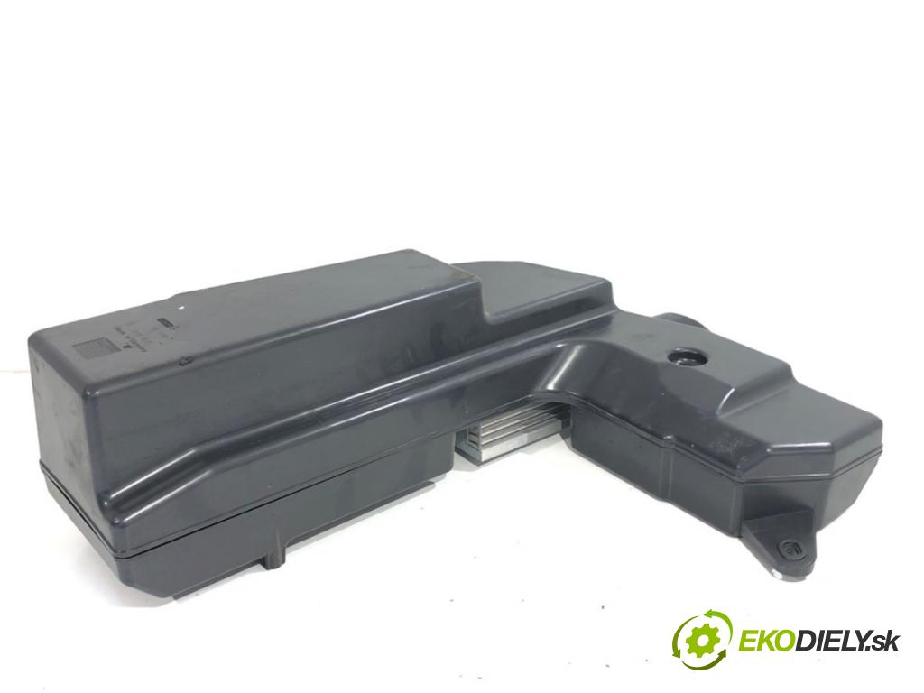 AUDI A4 B6 Kombi 2003 120 kW 2.5 TDI 2496 subwoofer 8E903538203S (Audio zariadenie)