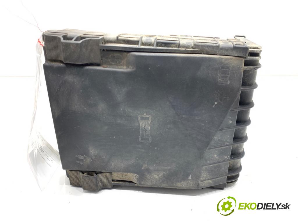 SKODA OCTAVIA II liftback 2007 77 kW 1.9 TDI 1896 skříňka poistková 1K0937125A (Pojistková skříňka)