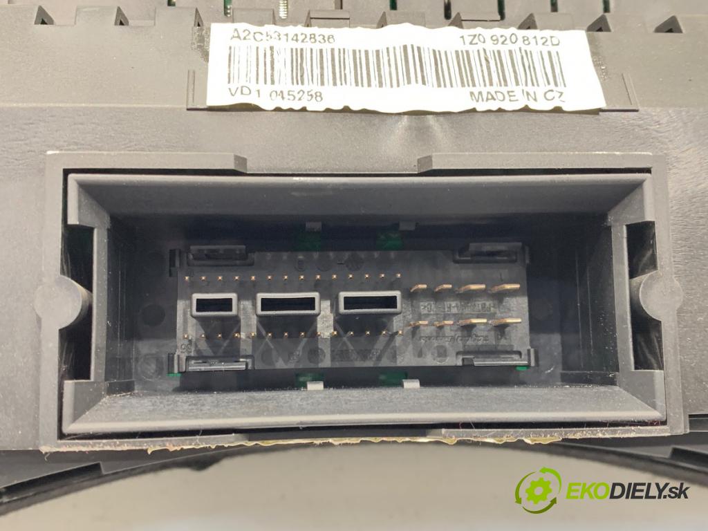 SKODA OCTAVIA II liftback 2007 77 kW 1.9 TDI 1896 Prístrojovka 1Z0920812D (Prístrojová doska)