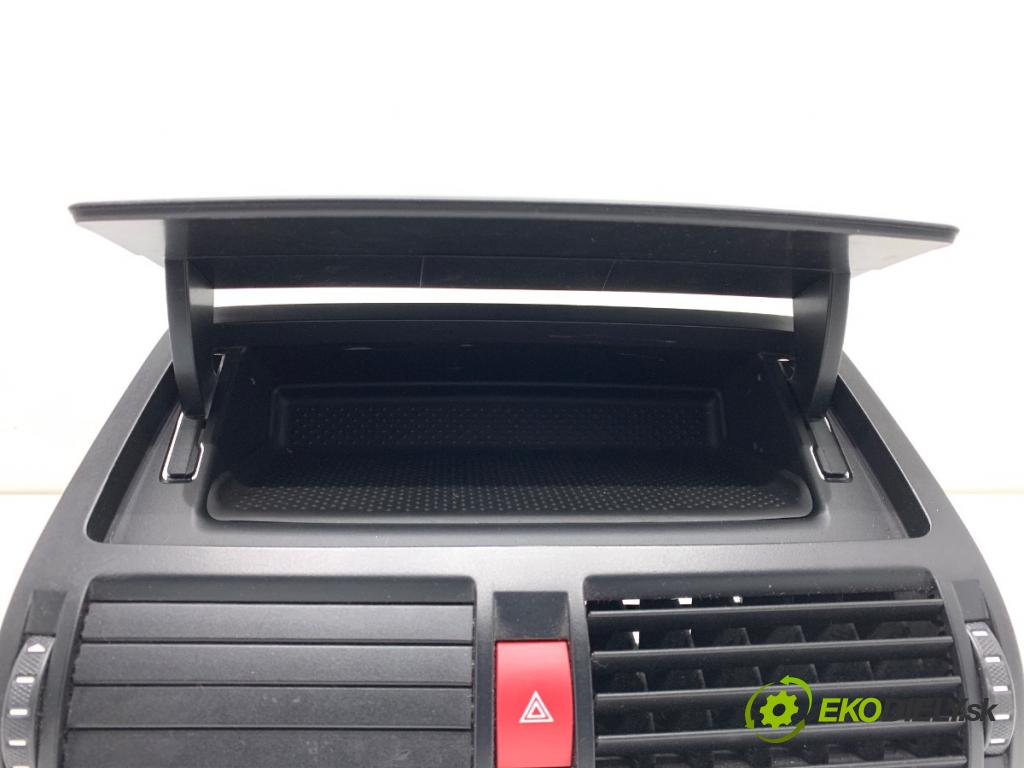 SKODA OCTAVIA II liftback 2007 77 kW 1.9 TDI 1896 mří topení přední část střední 1Z0820951