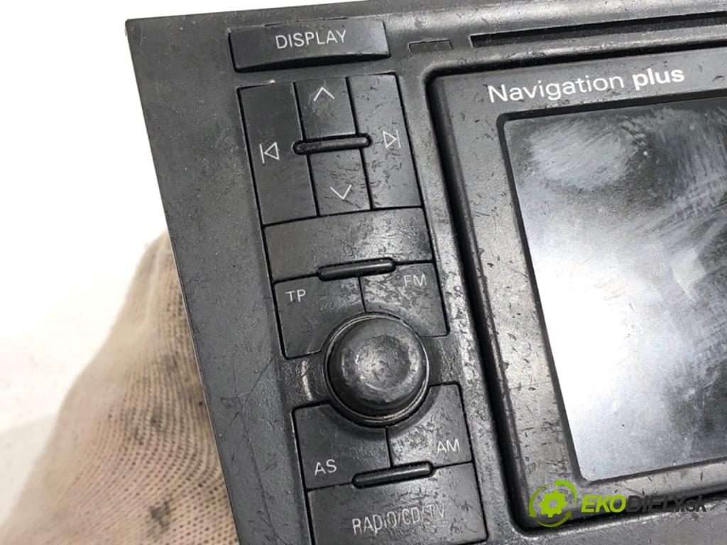 AUDI A6 C5 Kombi 1999 110 kW 2.5 TDI quattro 2496 RADIO 4B0035192F (Audio zariadenie)