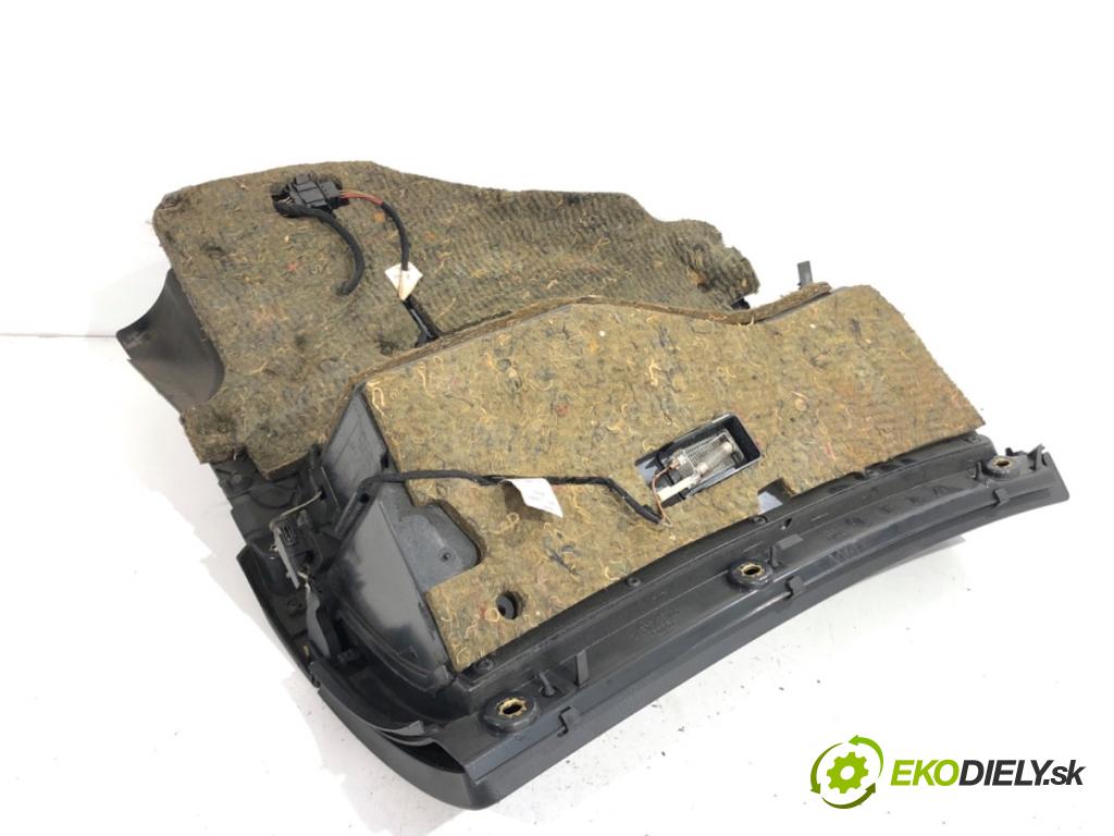 AUDI A6 C5 Kombi 1999 110 kW 2.5 TDI quattro 2496 Priehradka, kastlík spolujazdca  (Priehradka (kastlík))