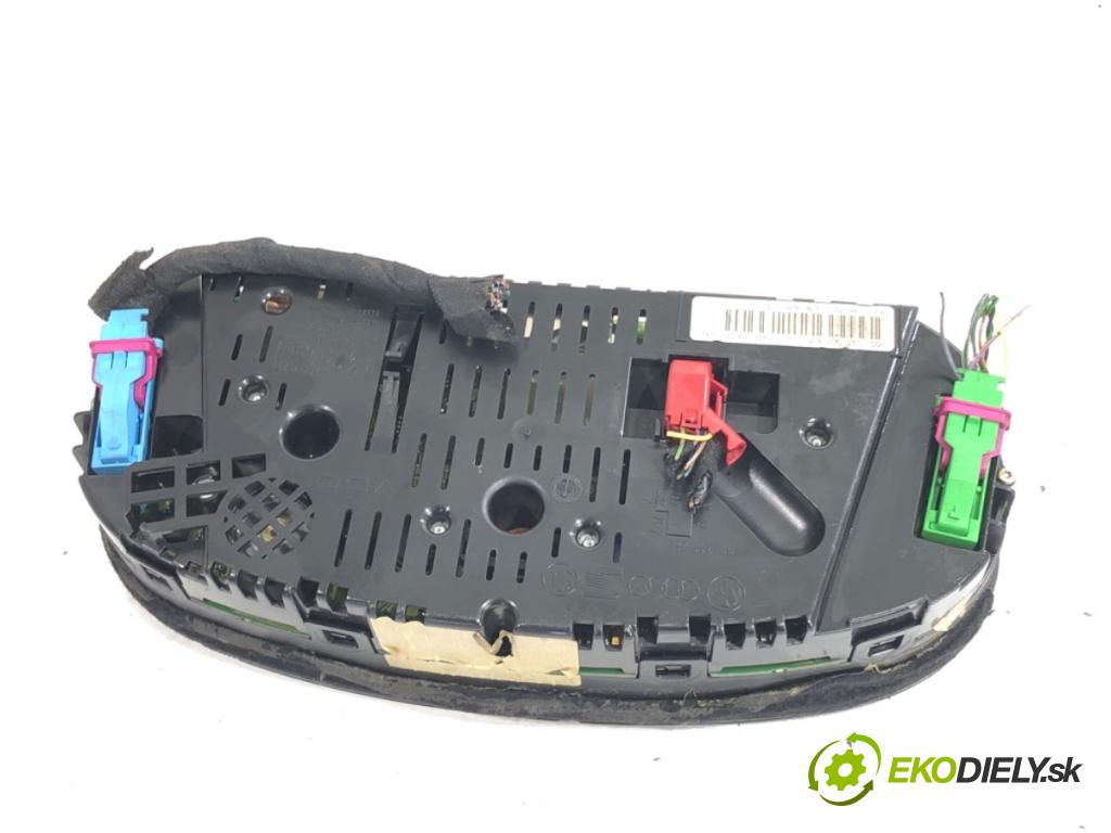 AUDI A6 C5 Kombi 1999 110 kW 2.5 TDI quattro 2496 Prístrojovka 8L0919880D (Prístrojová doska)