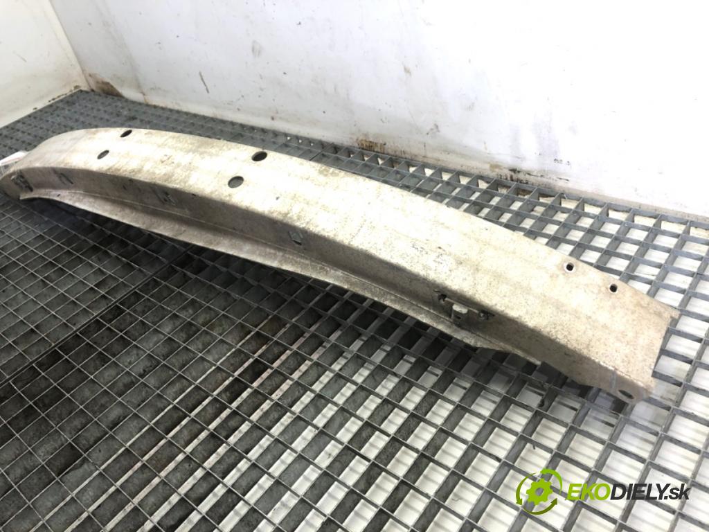 AUDI A6 C5 Kombi 1999 110 kW 2.5 TDI quattro 2496 výztuha nárazníka přední část  (Přední výztuha)