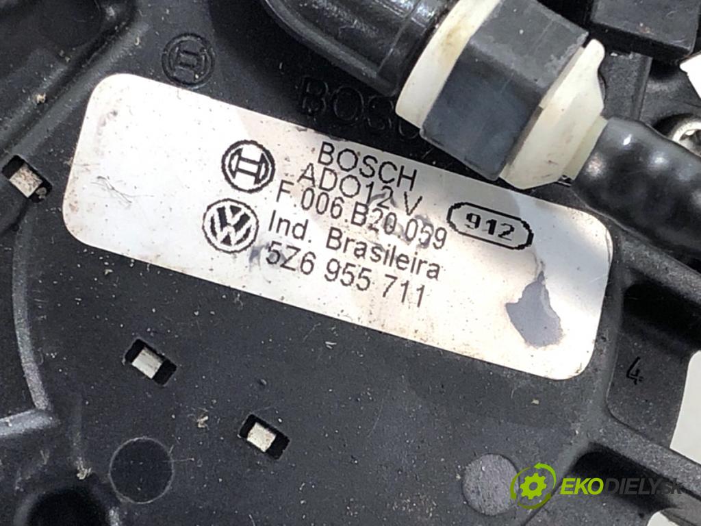 VW FOX liftback 2006 51 kW 1.4 TDI 1422 motor stěračů zadní část 5Z6955711