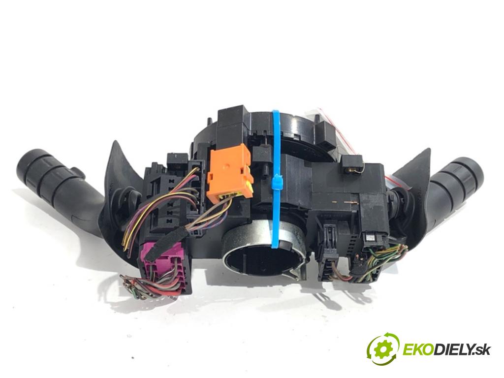 VW FOX liftback 2006 51 kW 1.4 TDI 1422 Prepínač kombinovaný  (Prepínacie páčky pod volantom)