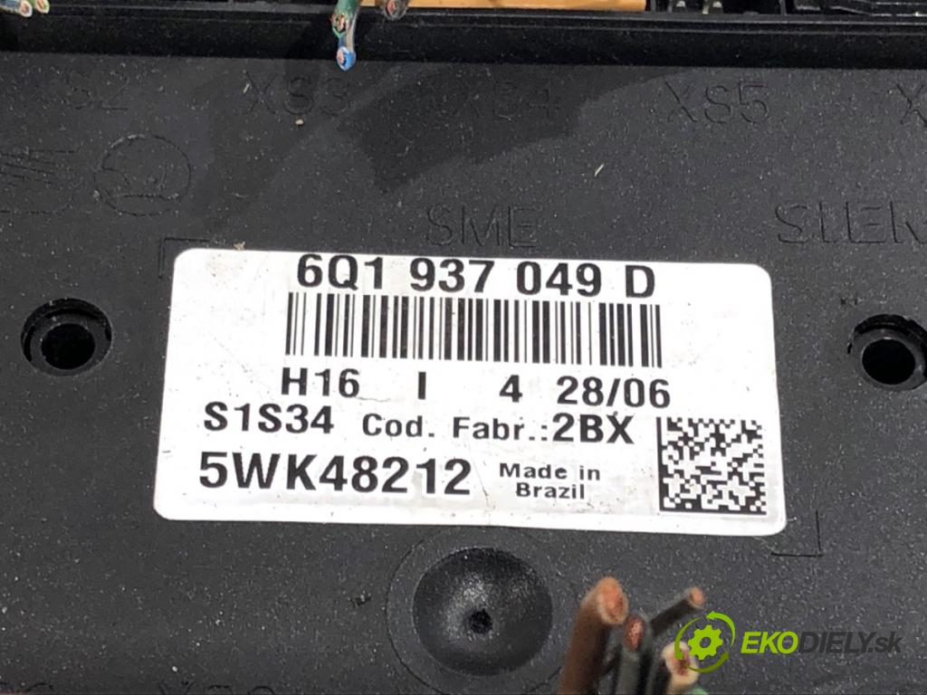 VW FOX liftback 2006 51 kW 1.4 TDI 1422 Modul komfortu 6Q1937049D (Modul komfortu)