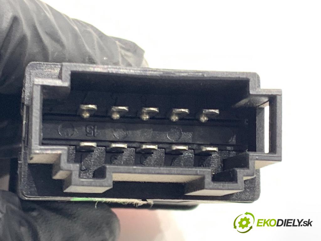 AUDI A3 8L liftback 2002 96 kW 1.9 TDI 1896 Spínač svetiel výstražných (núdzových)  (Prepínacie páčky pod volantom)