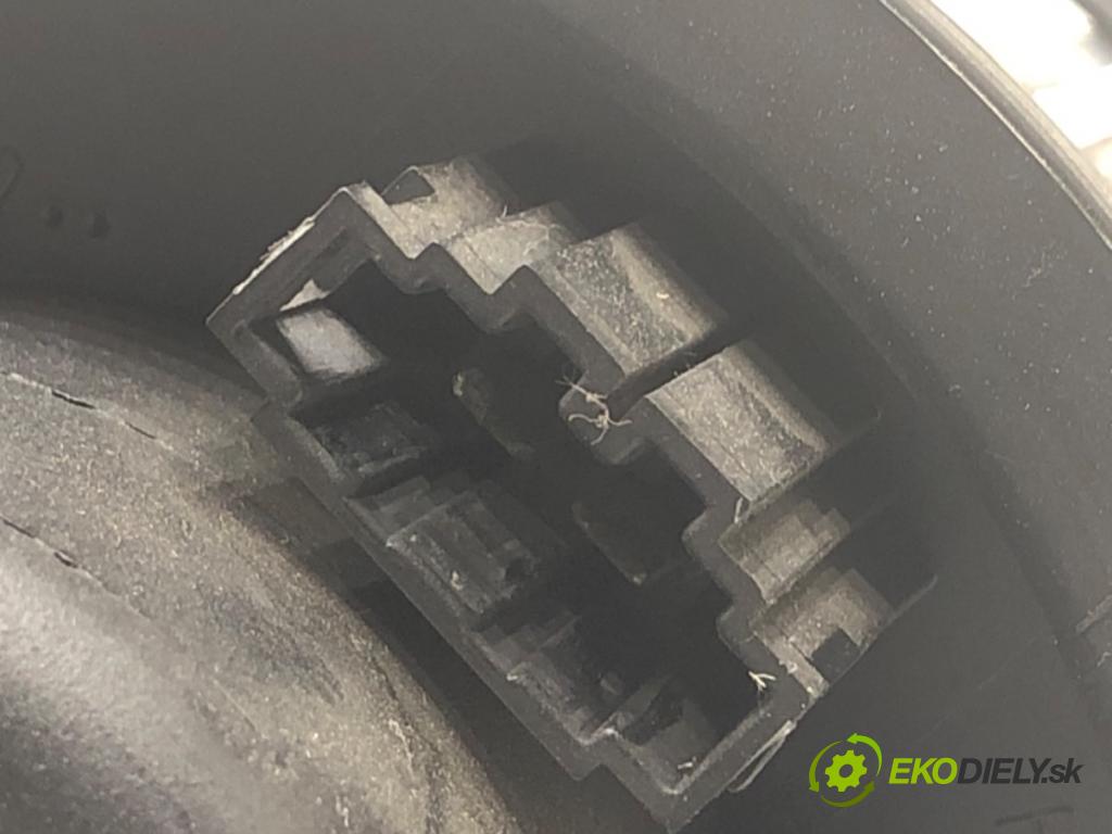 AUDI A3 8L liftback 2002 96 kW 1.9 TDI 1896 topení 1J1819021B