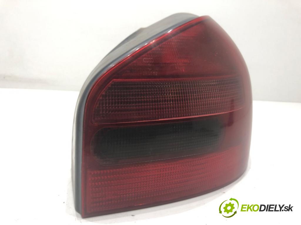 AUDI A3 8L liftback 2002 96 kW 1.9 TDI 1896 světlo pravý zadní část 8L0945096