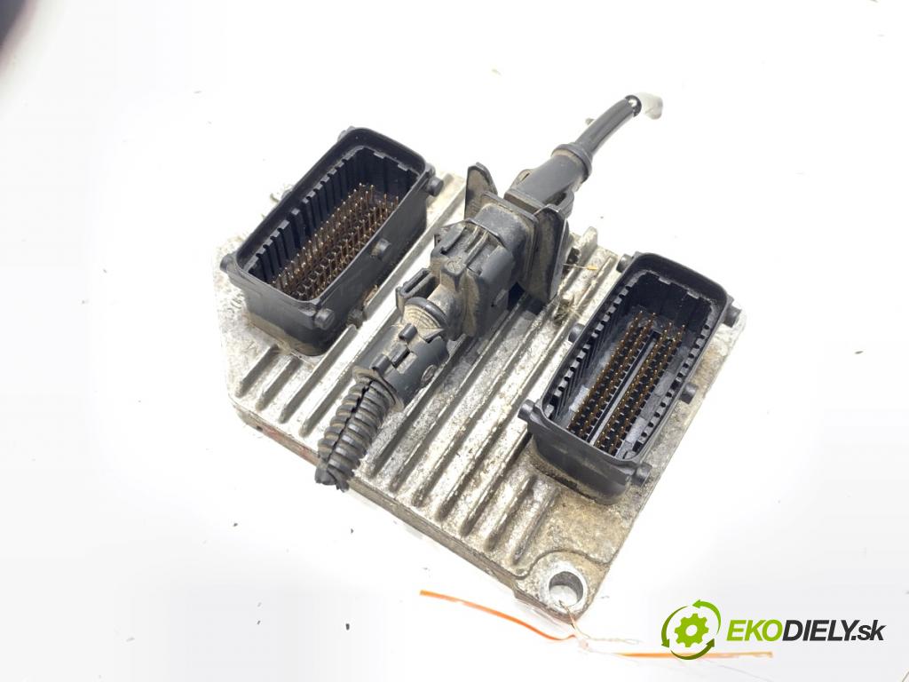 OPEL ZAFIRA A nadwozie wielkoprzestrzenne (MPV)  92 kW 1.8 16V (F75) 1796 riadiaca jednotka Motor 09158726 (Riadiaca jednotka)