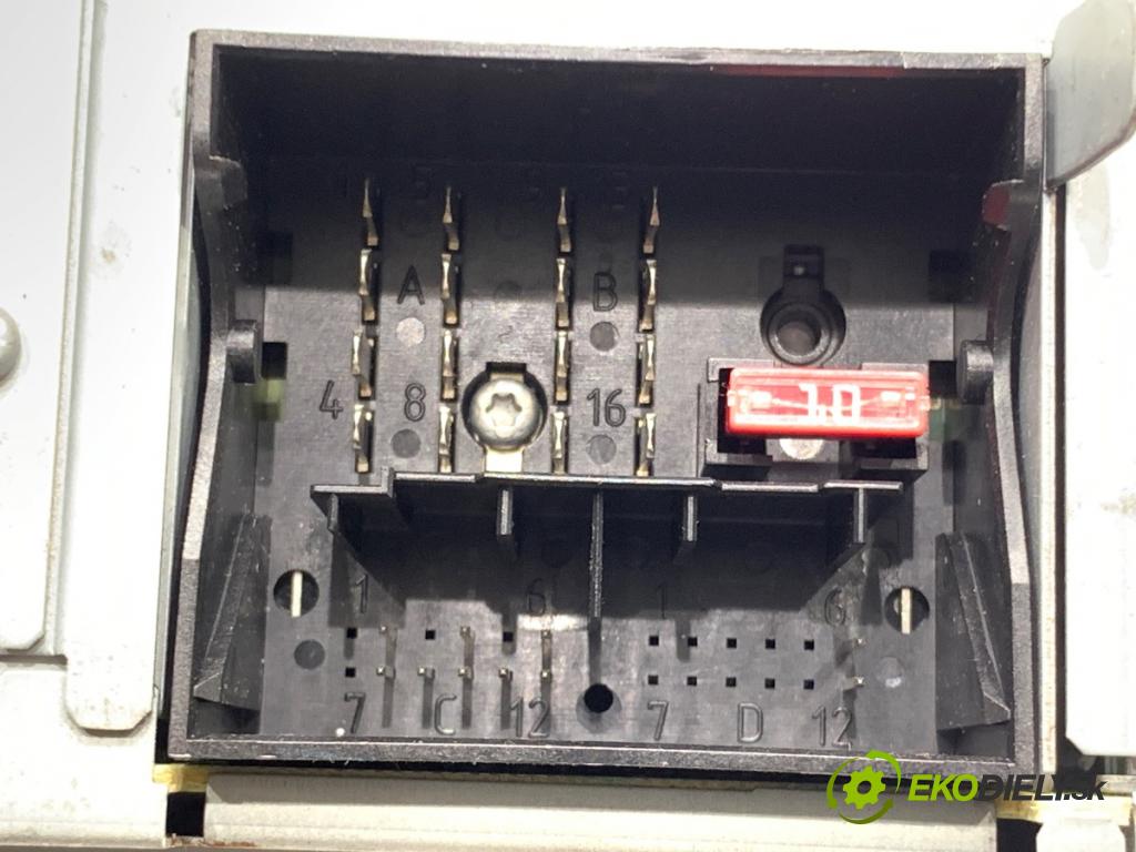 VW TOURAN nadwozie wielkoprzestrzenne (MPV) 2011 103 kW 2.0 TDI 1968 RADIO 1K0035186T (Audio zariadenie)