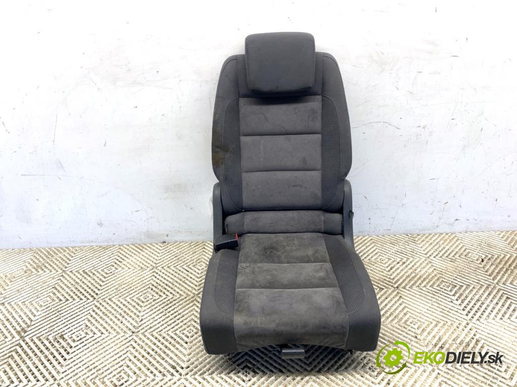 VW TOURAN nadwozie wielkoprzestrzenne (MPV) 2011 103 kW 2.0 TDI 1968 sedadlo zadní část 