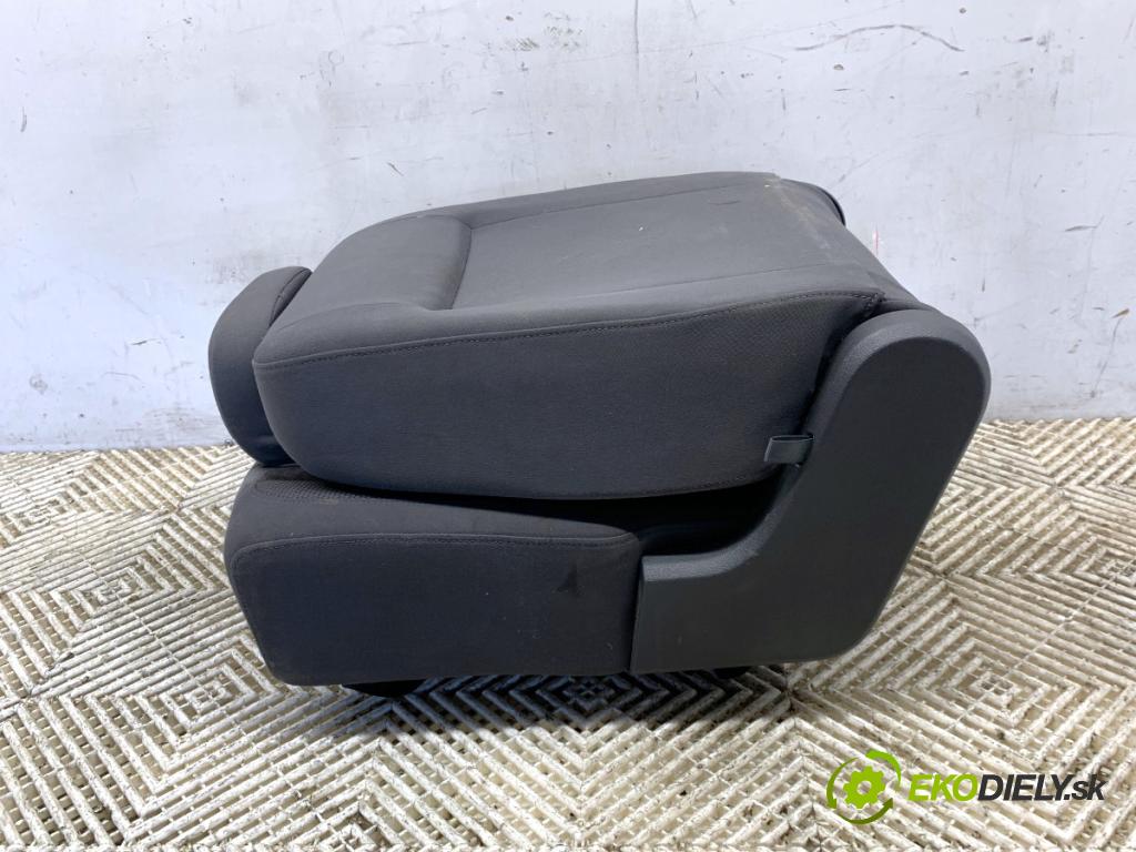 VW TOURAN nadwozie wielkoprzestrzenne (MPV) 2011 103 kW 2.0 TDI 1968 sedadlo zadní část