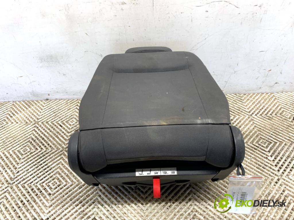 VW TOURAN nadwozie wielkoprzestrzenne (MPV) 2011 103 kW 2.0 TDI 1968 sedadlo zadní část