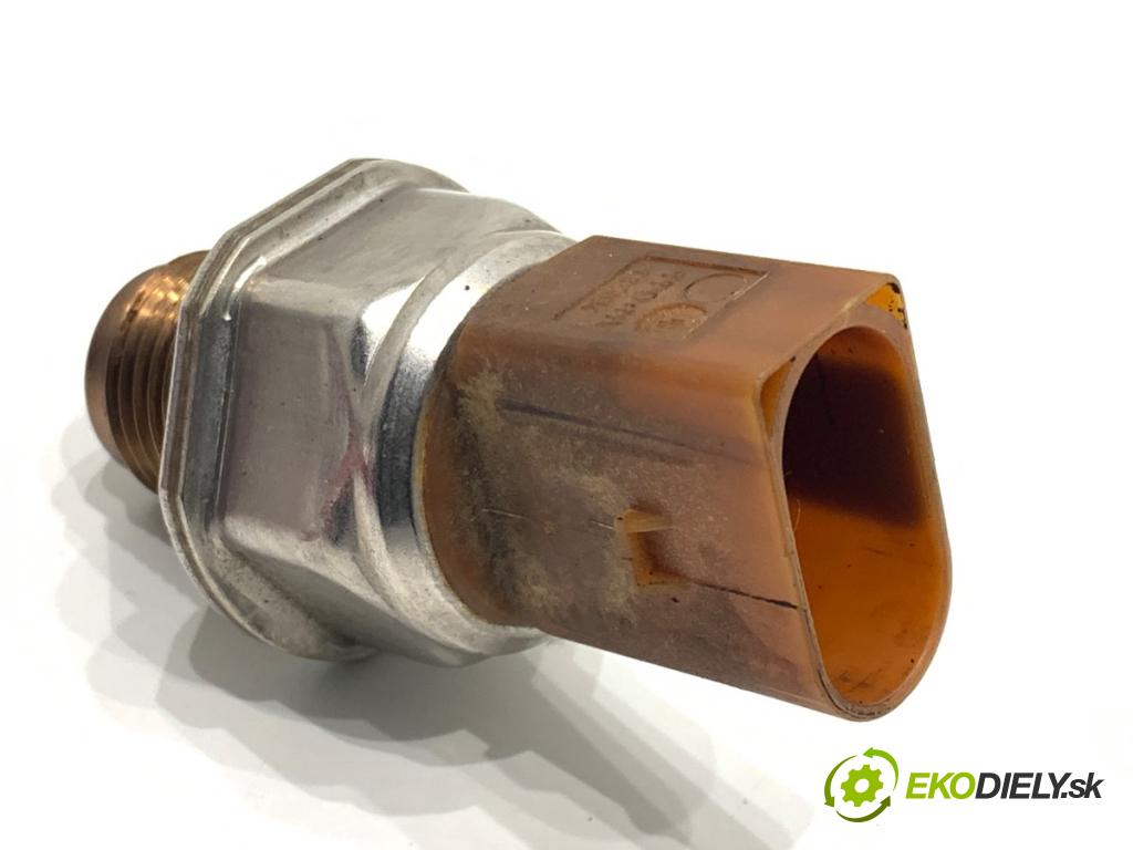 VW TOURAN nadwozie wielkoprzestrzenne (MPV) 2011 103 kW 2.0 TDI 1968 Snímač tlaku paliva 03L906051 (Snímač)