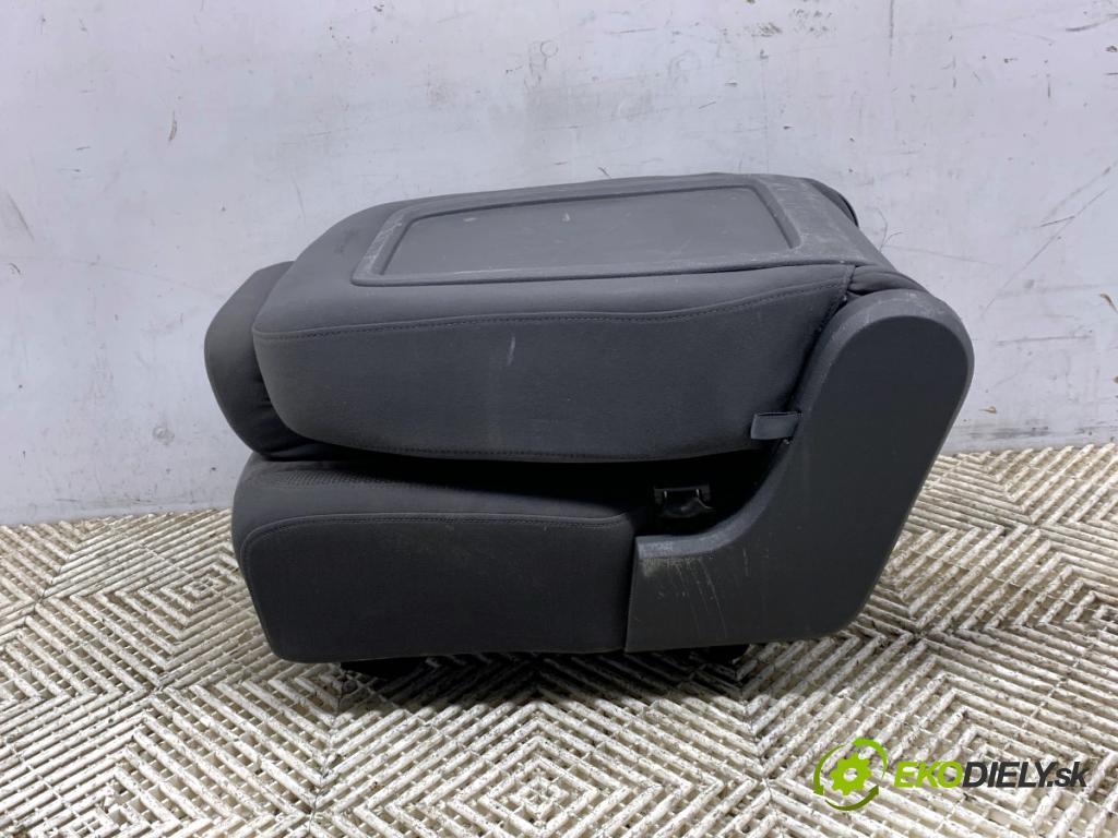 VW TOURAN nadwozie wielkoprzestrzenne (MPV) 2011 103 kW 2.0 TDI 1968 sedadlo zadní část