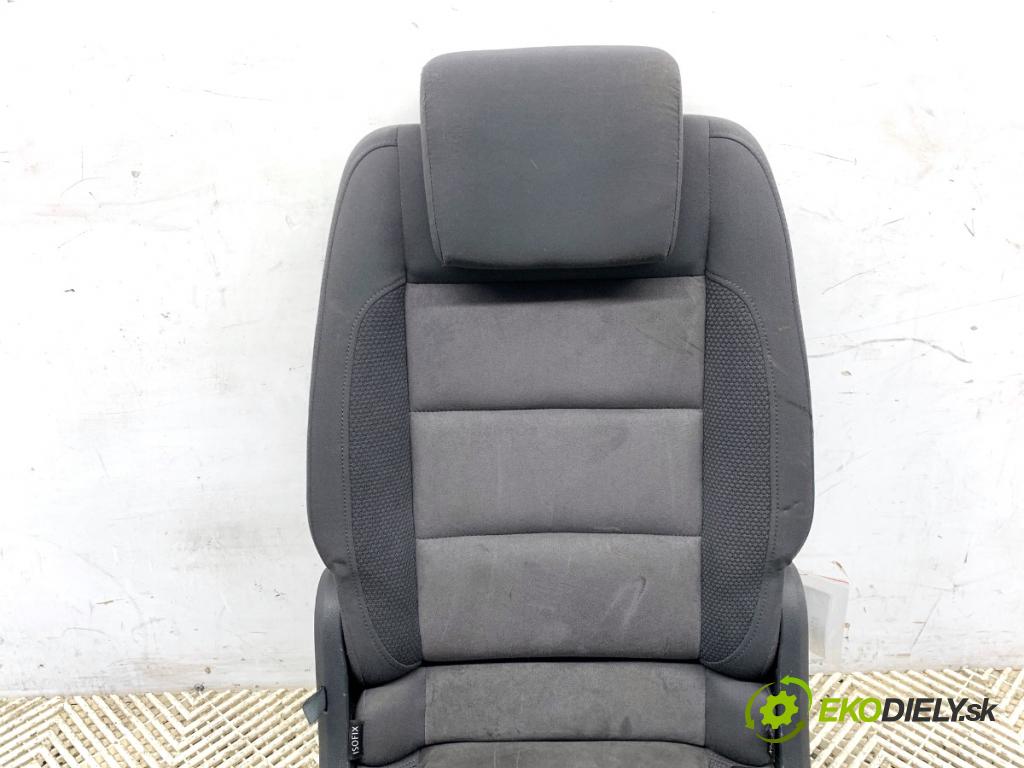 VW TOURAN nadwozie wielkoprzestrzenne (MPV) 2011 103 kW 2.0 TDI 1968 sedadlo zadní část