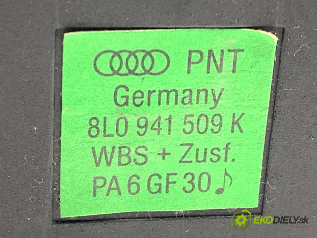 AUDI A3 8L liftback 2002 75 kW 1.6 1595 Spínač svetiel výstražných (núdzových) 8L0941509K (Prepínacie páčky pod volantom)