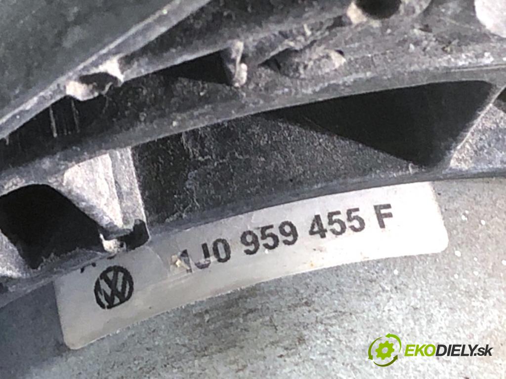 AUDI A3 8L liftback 2002 75 kW 1.6 1595 ventilátor chladiče 1J0959455F (Ventilátor)