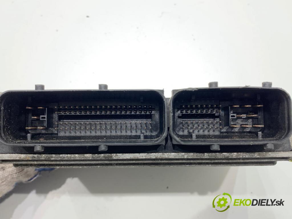 AUDI A3 8L liftback 2002 75 kW 1.6 1595 riadiaca jednotka Motor 06A906033J (Riadiaca jednotka)