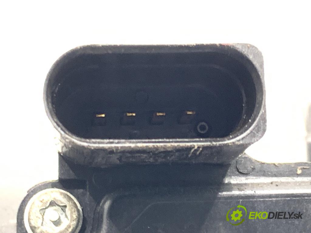 AUDI A3 8L liftback 2002 75 kW 1.6 1595 Váha vzduchu 06A906461B (Váha vzduchu)