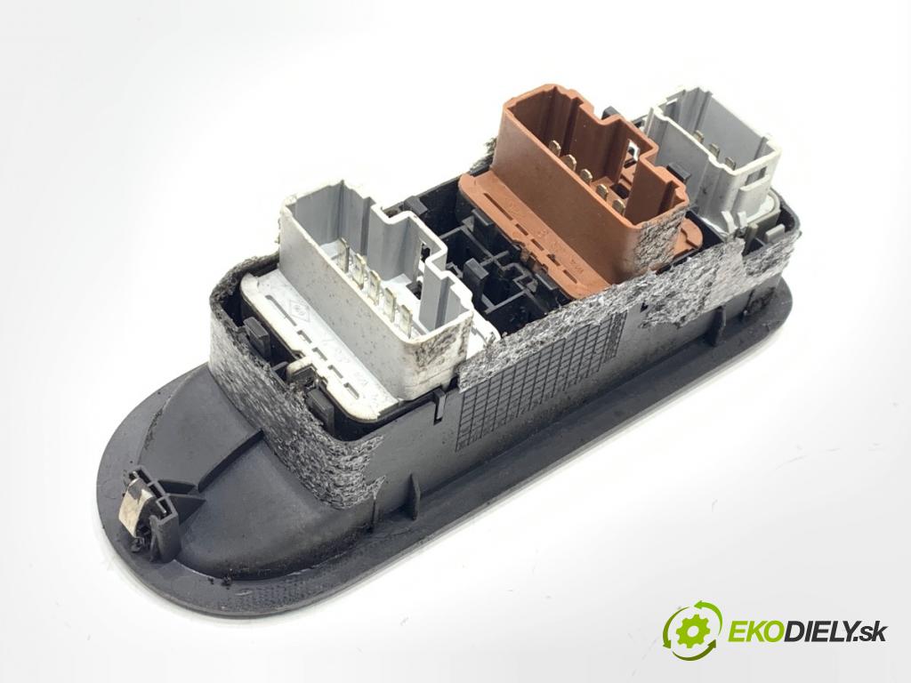 RENAULT SCÉNIC II nadwozie wielkoprzestrzenne (MPV) 2004 88 kW 1.9 dCi (JM0G, JM12, JM1G, JM2C) 1870 Prepínač okien 156018070 (Prepínacie páčky pod volantom)