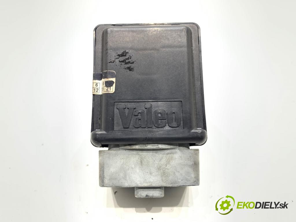 RENAULT SCÉNIC II nadwozie wielkoprzestrzenne (MPV) 2004 88 kW 1.9 dCi (JM0G, JM12, JM1G, JM2C) 1870 blokáda volantu 8200033233 (Řízení ostatní)