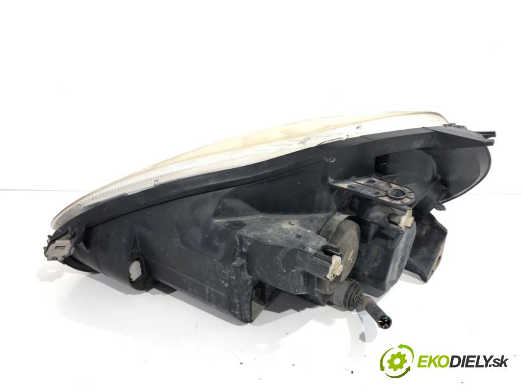 FIAT GRANDE PUNTO liftback 2006 70 kW 1.4 16V (199BXG1B, 199AXG1B) 1368 světlomet pravý přední část 89101388