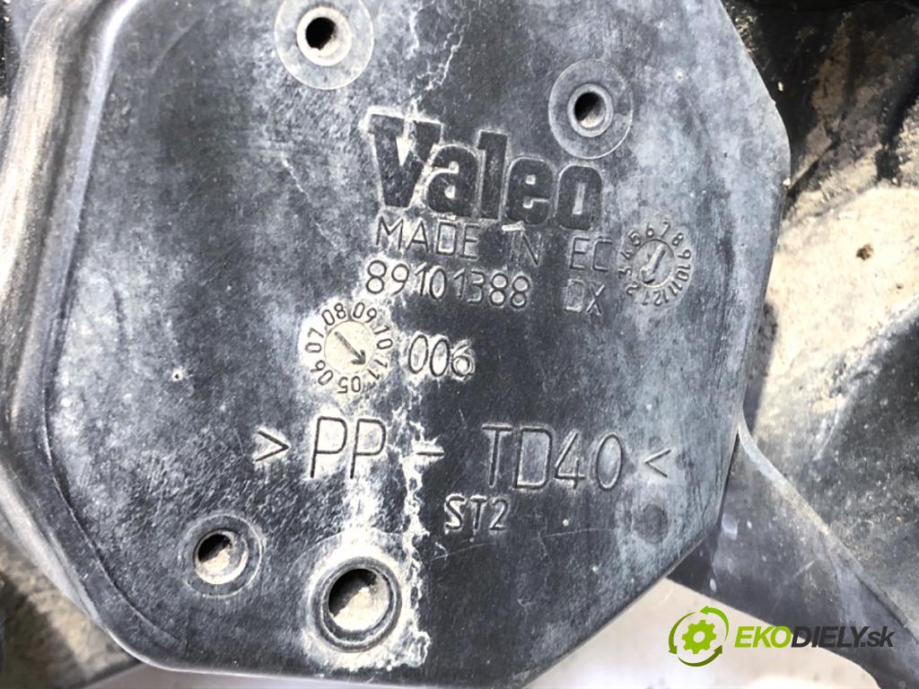 FIAT GRANDE PUNTO liftback 2006 70 kW 1.4 16V (199BXG1B, 199AXG1B) 1368 světlomet pravý přední část 89101388