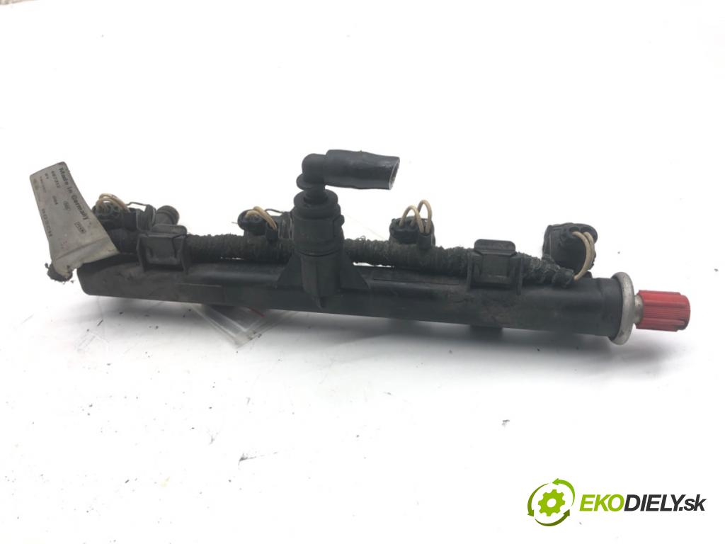 FIAT GRANDE PUNTO liftback 2006 70 kW 1.4 16V (199BXG1B, 199AXG1B) 1368 Lišta vstrekovacia 0280151218 (Vstrekovacia lišta)