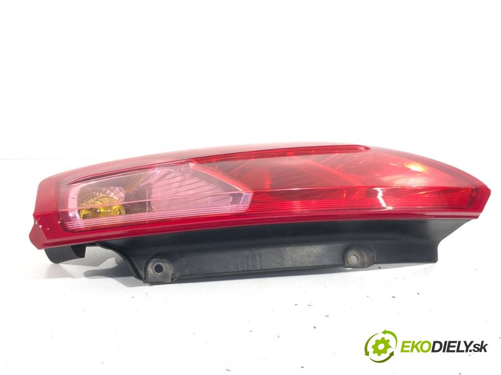 FIAT GRANDE PUNTO liftback 2006 70 kW 1.4 16V (199BXG1B, 199AXG1B) 1368 světlo pravý zadní část