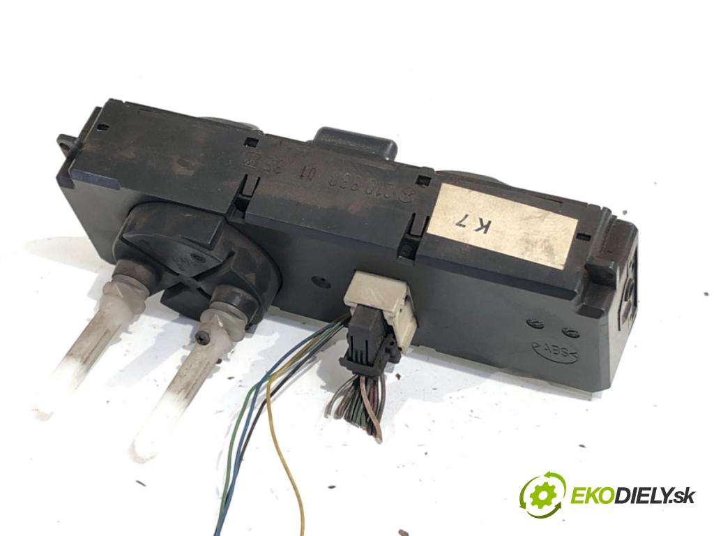 MERCEDES-BENZ W210 sedan 1996 70 kW E 220 D (210.004) 2155 Panel ovládania kúrenia 2108300185 (Prepínacie páčky pod volantom)