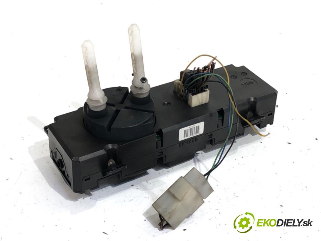 MERCEDES-BENZ W210 sedan 1996 70 kW E 220 D (210.004) 2155 Panel ovládania kúrenia 2108300185 (Prepínacie páčky pod volantom)