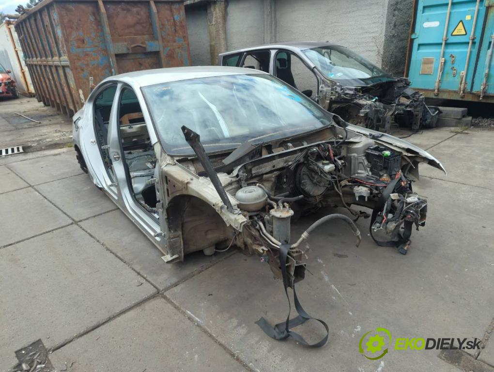 VW PASSAT B8 sedan 2016 140 kW 2.0 TDI 4motion 1968 KAROSERIA ČTVRŤÁK blatník zadní část levý pravý práh střecha PODŁUŻNICA levý pravý 