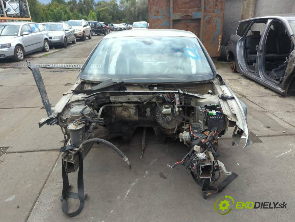 VW PASSAT B8 sedan 2016 140 kW 2.0 TDI 4motion 1968 KAROSERIA ČTVRŤÁK blatník zadní část levý pravý práh střecha PODŁUŻNICA levý pravý