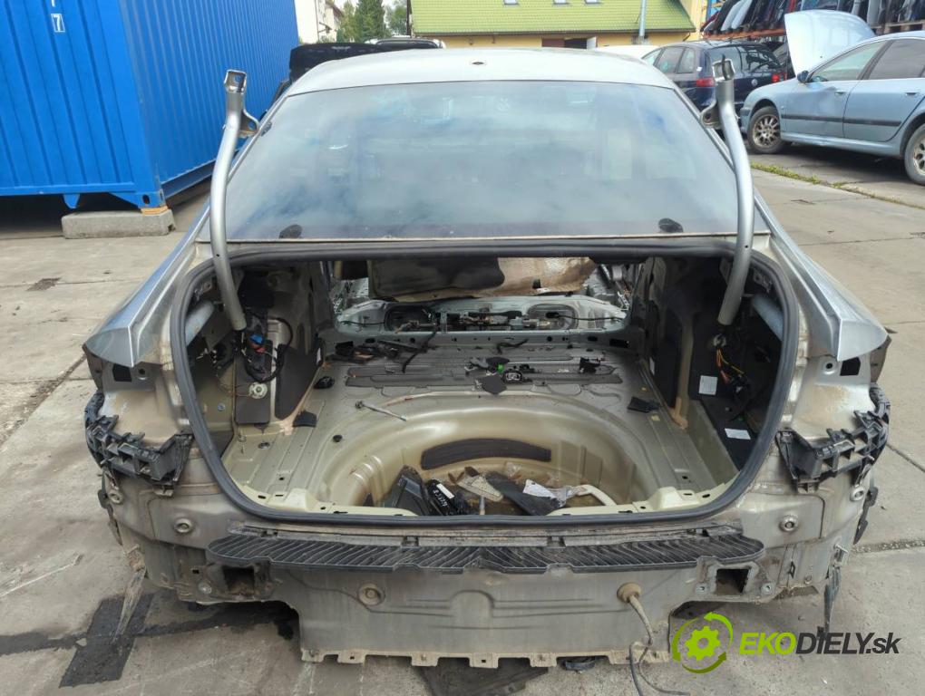 VW PASSAT B8 sedan 2016 140 kW 2.0 TDI 4motion 1968 KAROSERIA ČTVRŤÁK blatník zadní část levý pravý práh střecha PODŁUŻNICA levý pravý