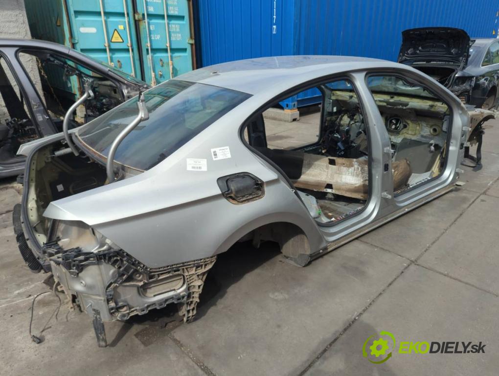 VW PASSAT B8 sedan 2016 140 kW 2.0 TDI 4motion 1968 KAROSERIA ČTVRŤÁK blatník zadní část levý pravý práh střecha PODŁUŻNICA levý pravý